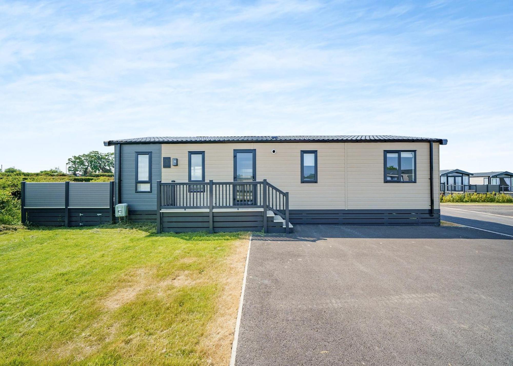 Green Meadows Country Park Hotel Harker Exterior photo